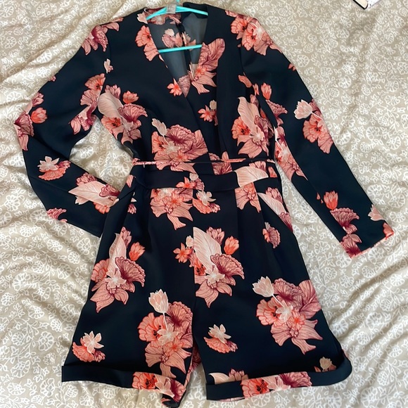 H&M Navy Floral Romper - Picture 3 of 7